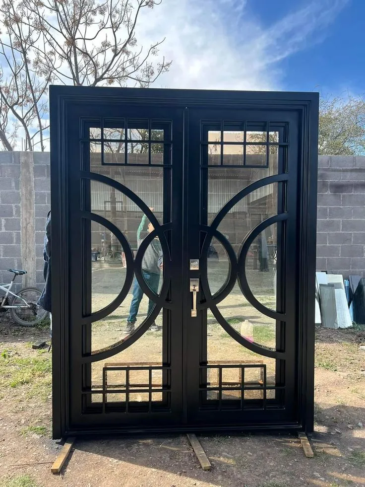 أبواب حديد مقاومة للصدأ تنفيذ شغل حديد منظم في الرياض