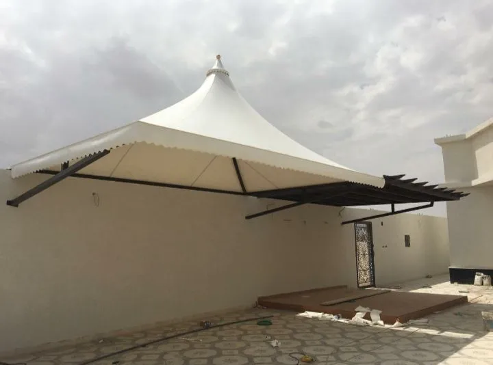 حداد تركيب مظلة هرمية لسيارات بالرياض