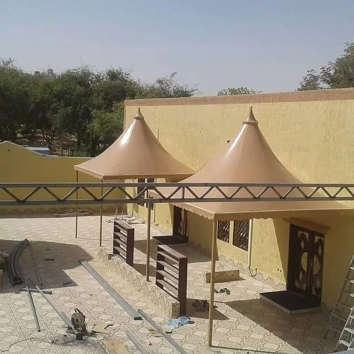 حداد تركيب مظلة هرمية لسيارات بالرياض