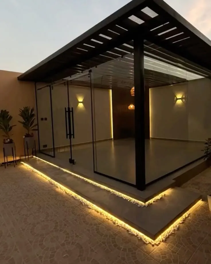 أفضل حداد لتركيب مجالس زجاجية في الرياض
