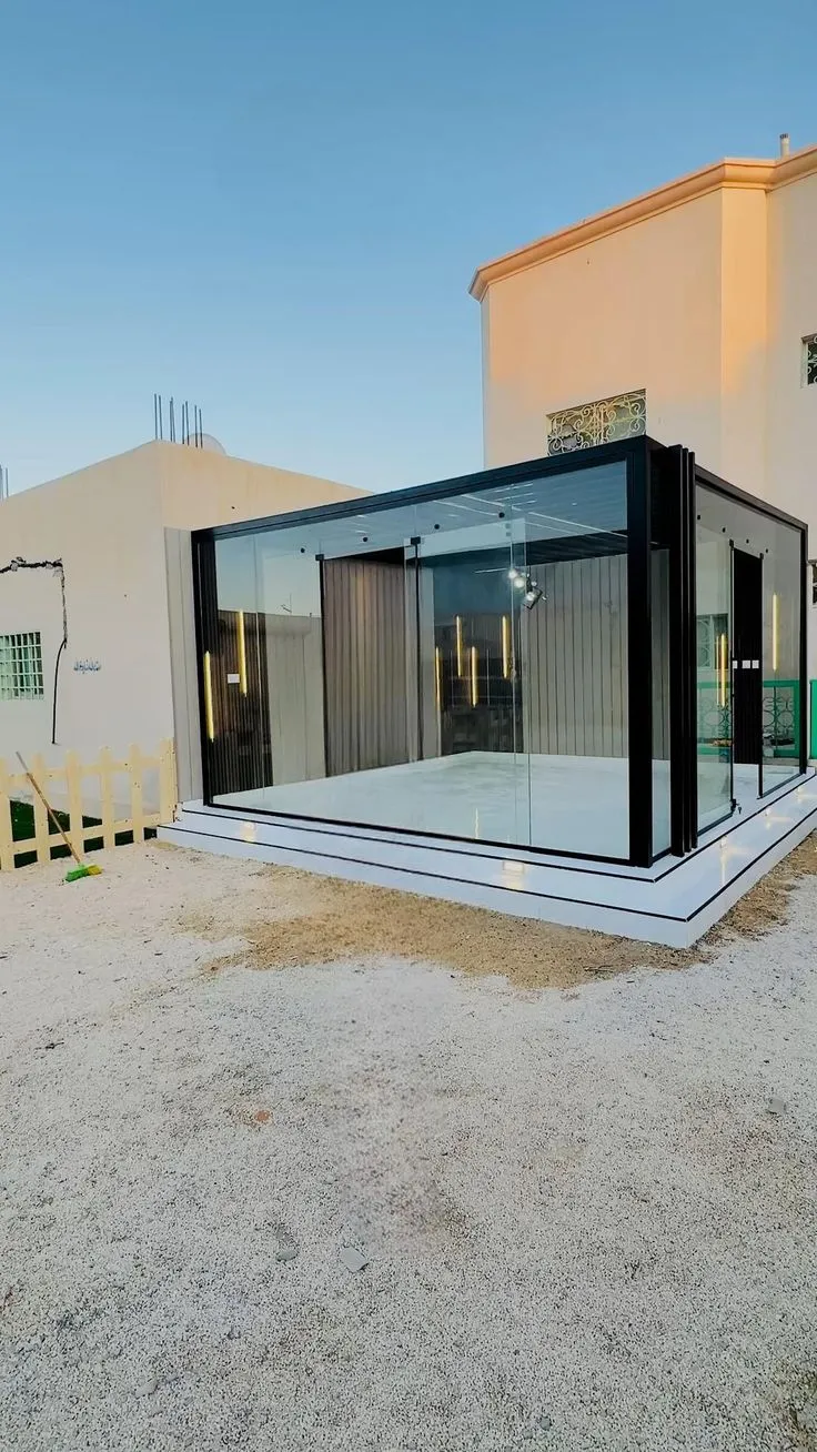 أفضل حداد لتركيب مجالس زجاجية في الرياض