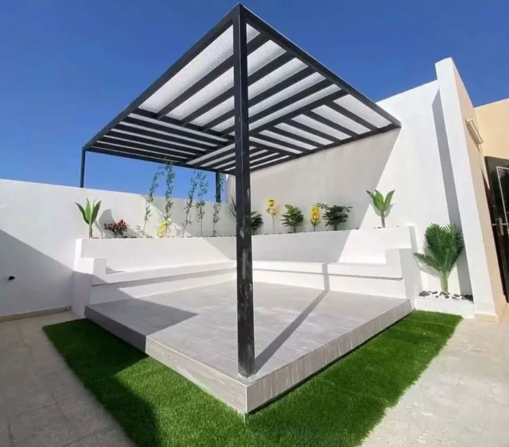 إنشاء مظلات جلسات في الاستراحات والمزارع في الرياض