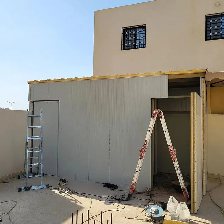 معلم تركيب ملاحق ساندوتش بنل للحدائق والأسطح في الرياض