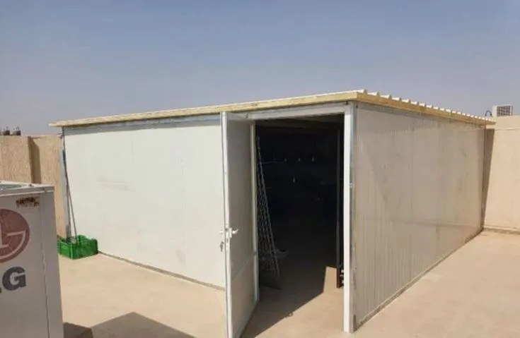 معلم تركيب ملاحق ساندوتش بنل للحدائق والأسطح في الرياض