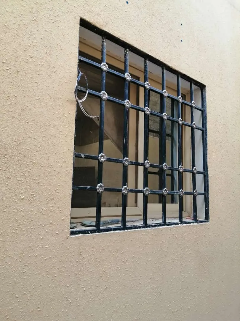 حداد شبابيك أمان للحماية من السرقة والمخاطر الرياض
