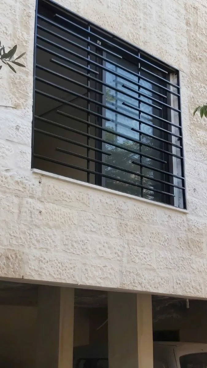 حداد شبابيك سكنية وتجارية أنواع الحديد المنيوم في الرياض