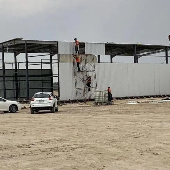 ما أفضل تصاميم هناجر السيارات في العقيق؟