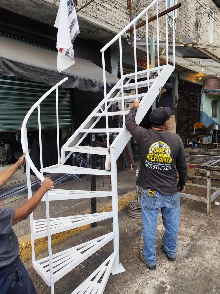 حداد أسور سلم خارجي الرياض