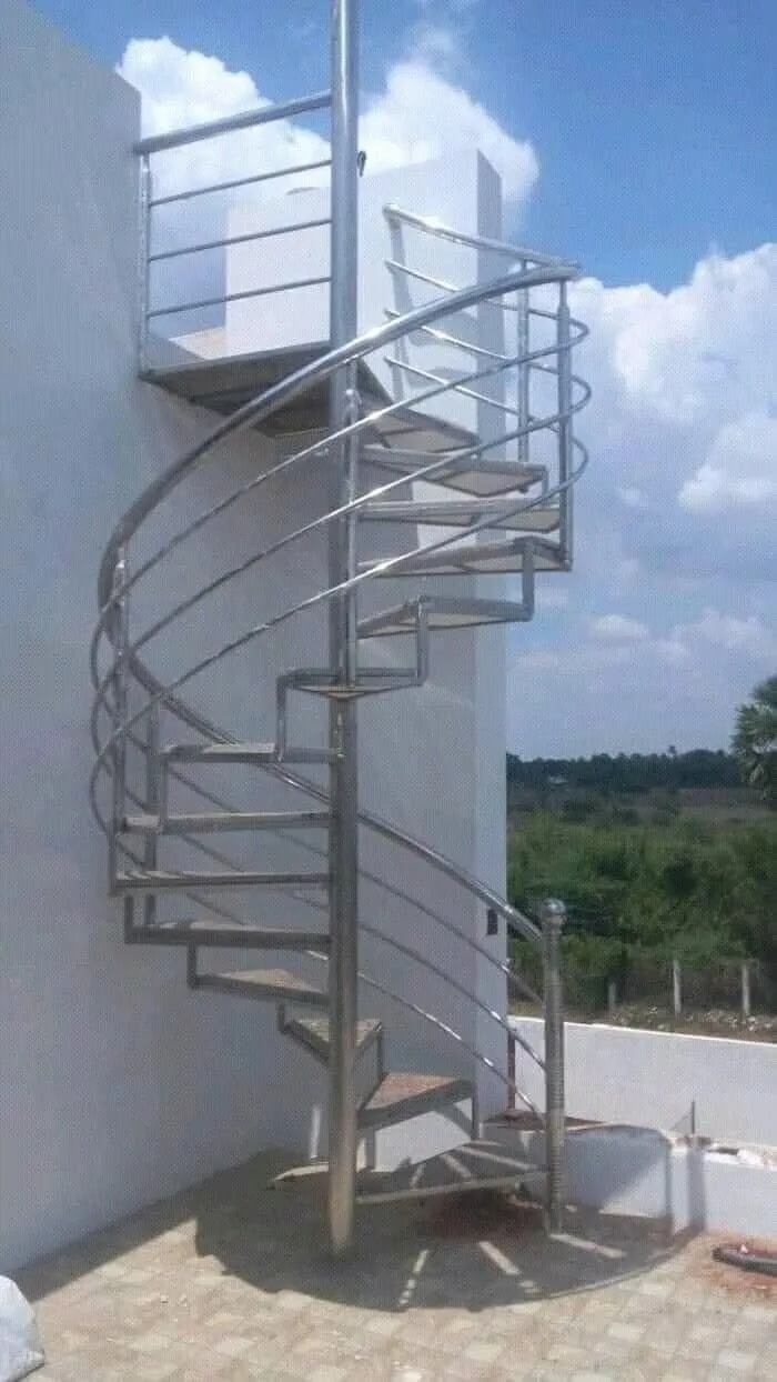 حداد أسور سلم خارجي الرياض