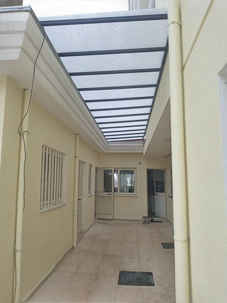 مظلات مداخل للشركات  مظلة فوق باب البيت الرياض