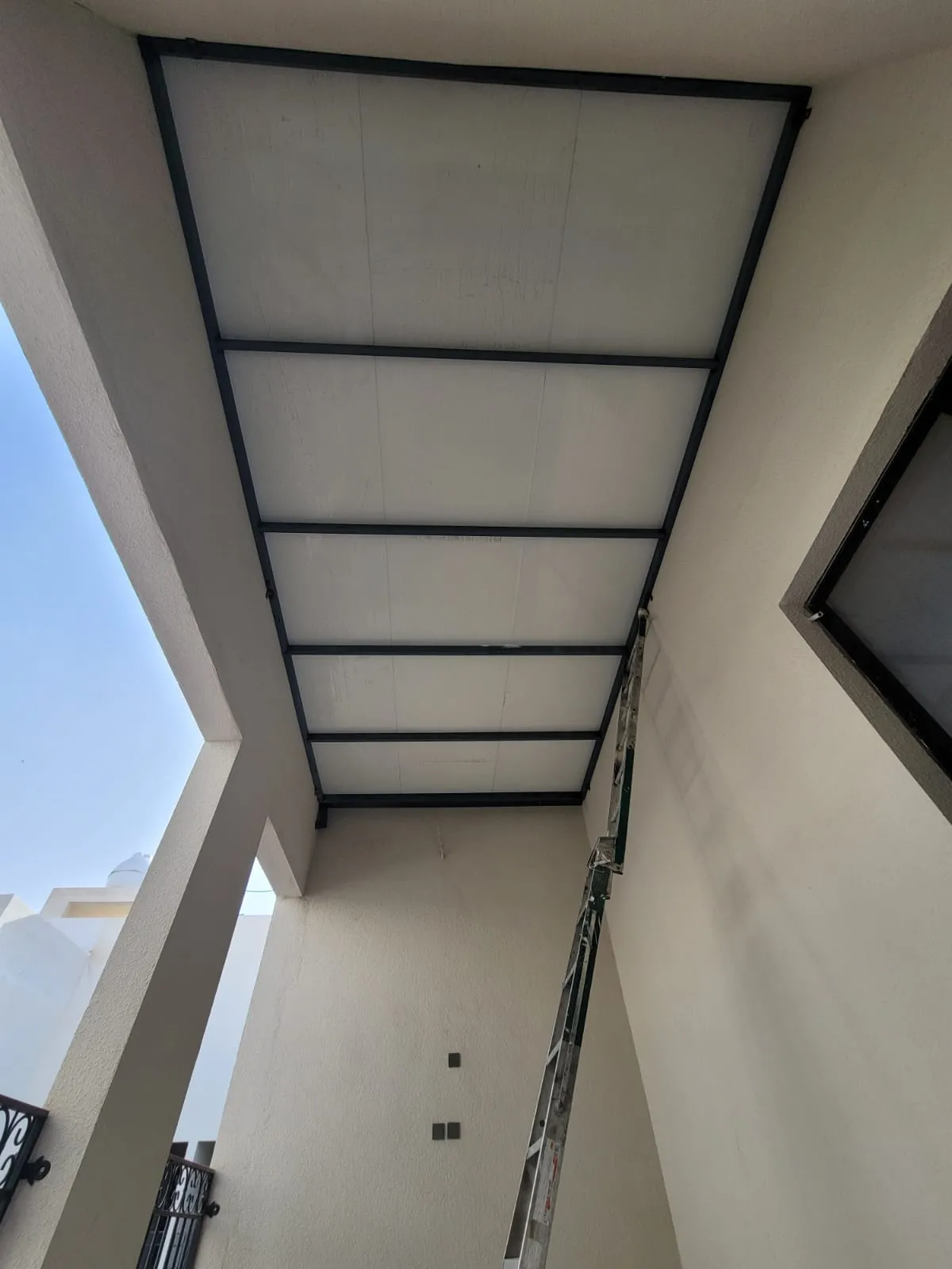 كل ماتريد معرفته عن ساندوتش بانل: المميزات والأنواع