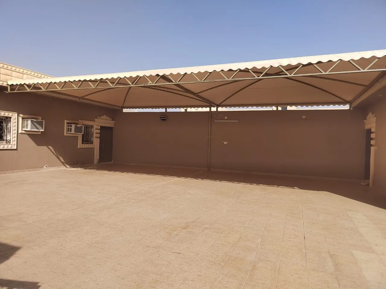 مظلات سيارات حي الياسمين: حماية لسيارتك بتصاميم جديده