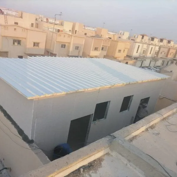 تنفيذ غرف عمال ومرافق خدمية للمواقع التشغيلية بالرياض نسخ عن