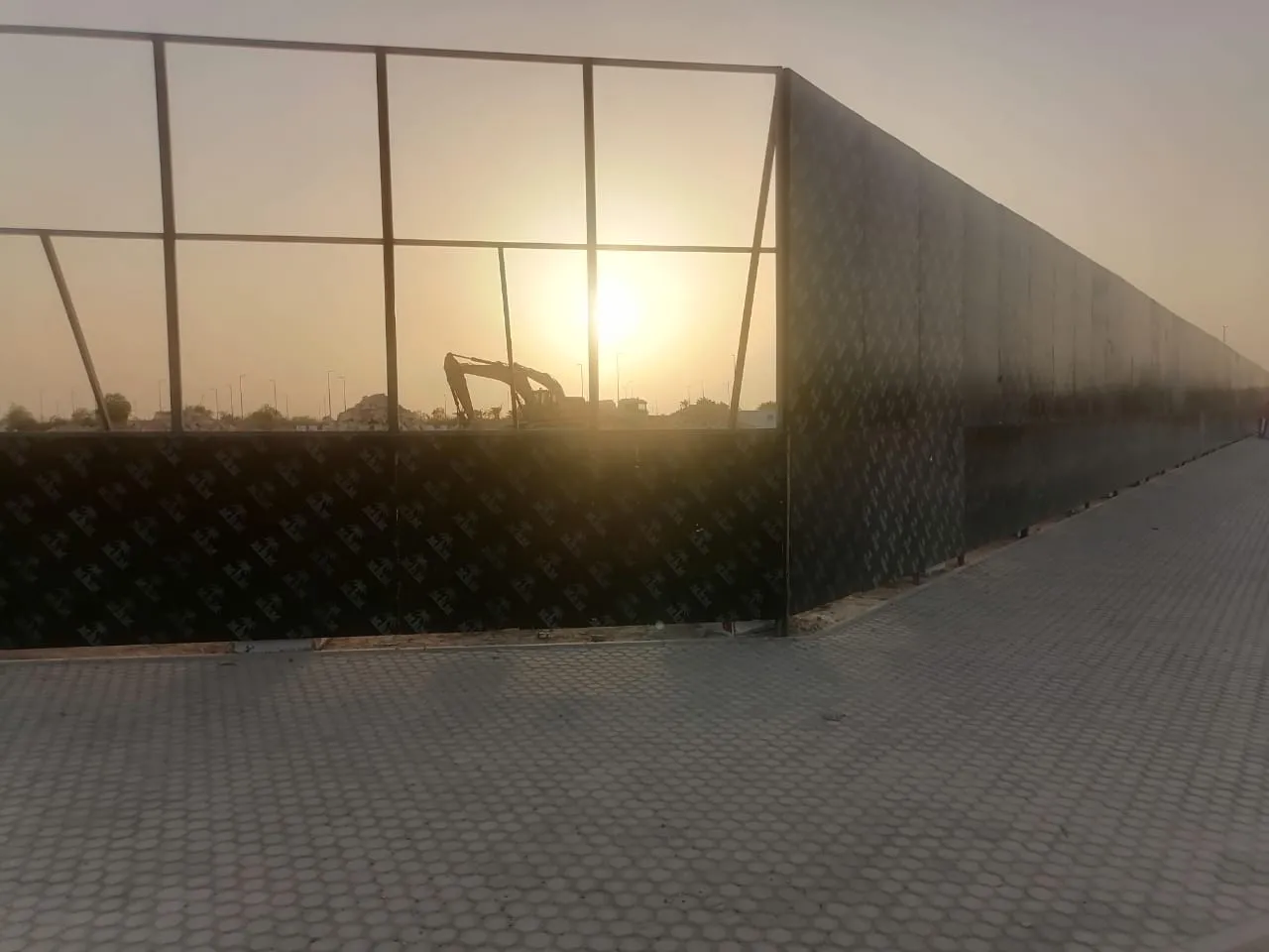 مقاول تنفيذ سور خارجي للمصانع بالرياض 