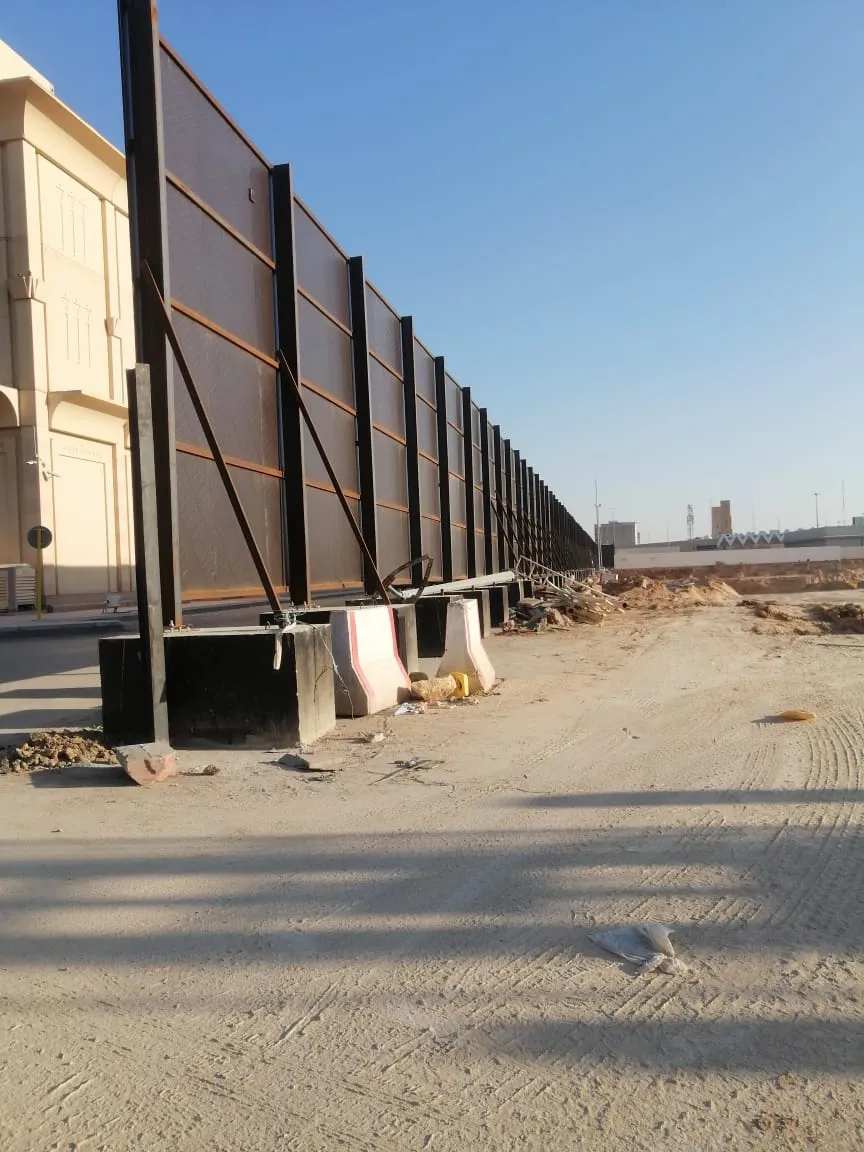 مقاول تنفيذ سور خارجي للمصانع بالرياض 