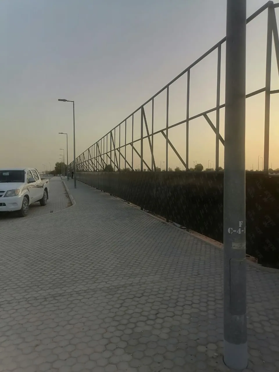 مقاول تنفيذ سور خارجي للمصانع بالرياض 